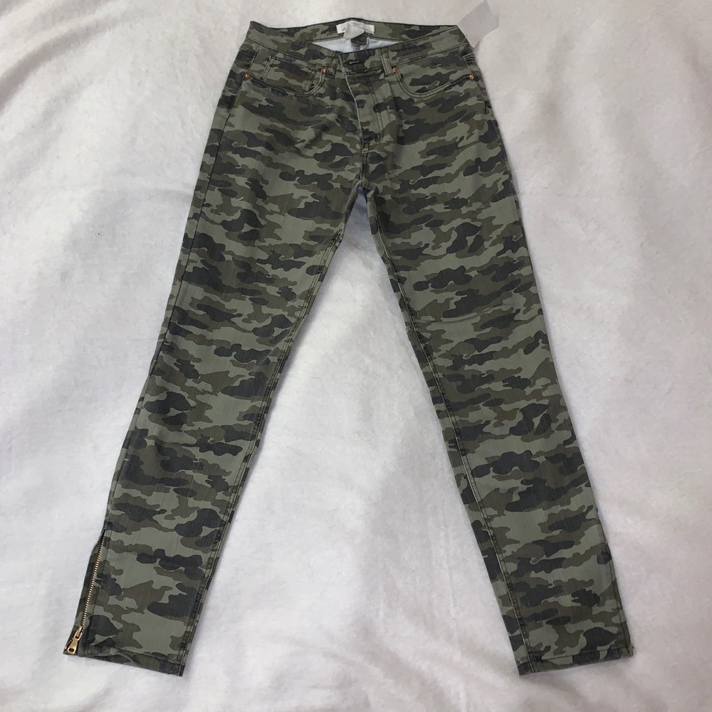 CAMO PANTS